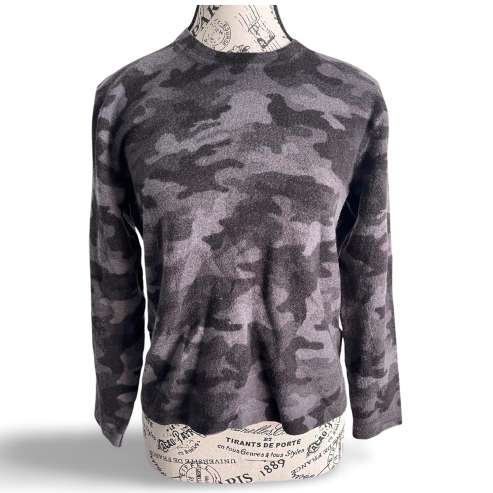 Michael Kors Extrafine Merino Gray Camo Sweater Size Medium
